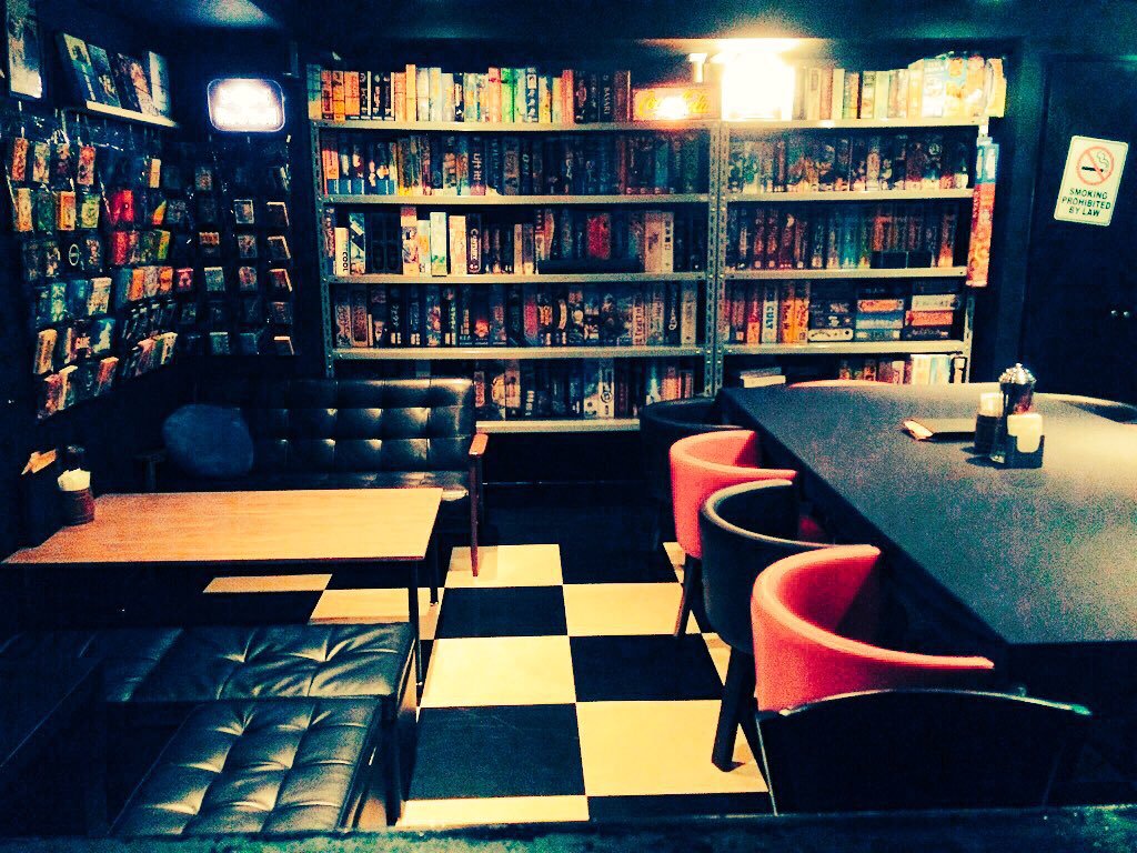 【大阪ボドゲカフェ】駅エリア別にボードゲームカフェ・バーを紹介 Board Game to Life